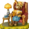 Lapin De Paques En Bois Grand-Mere Dans Un Fauteuil