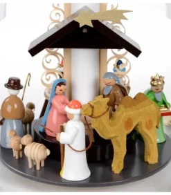 Pyramide Allemande Avec Crèche De Noël Blanche