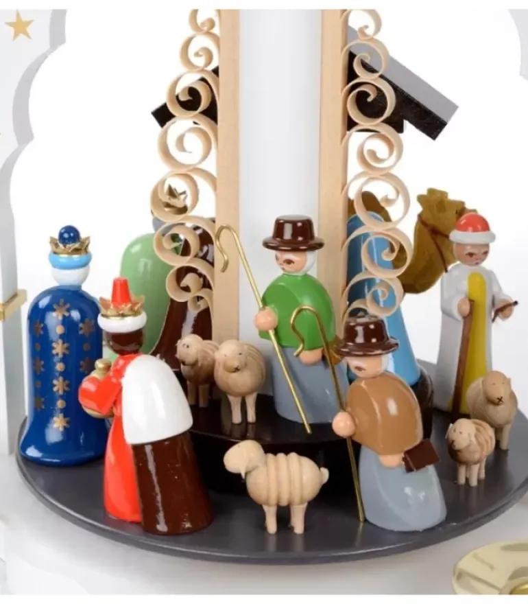 Pyramide Allemande Avec Crèche De Noël Blanche