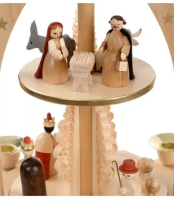 Pyramide Avec Scene De Crèche De Noël Complete